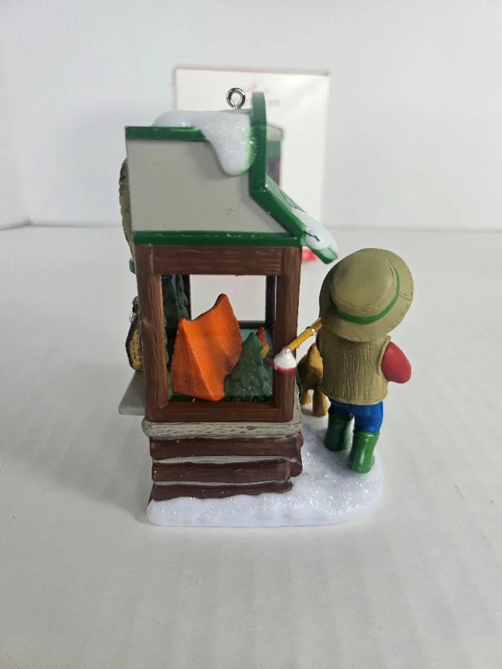 2017 Hallmark Christmas Window #15 Tackle Shop Club Exclusive Ornament QXC5015